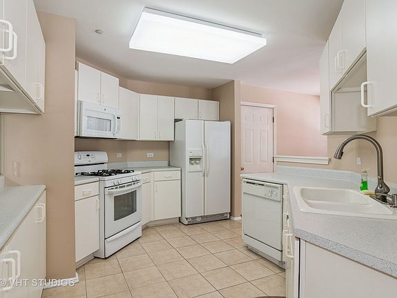 3rd image of 1730 Fairfax Ln #1