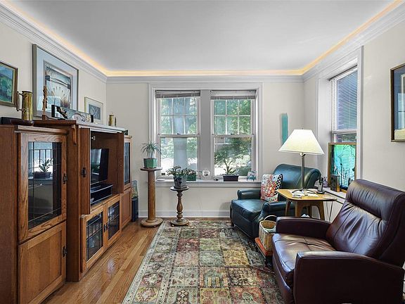 2nd image of 4207 Shenandoah Ave #1
