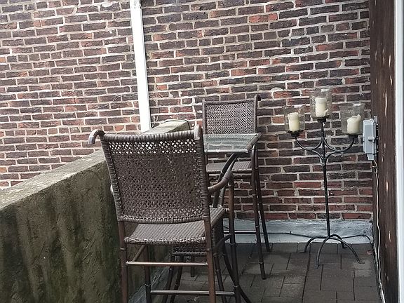 Private balcony off 2nd B/R