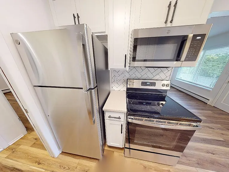 520 S Adams Rd — Photo 2