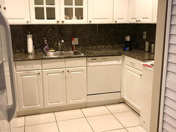 2nd image of 1830 SW 81st Ln