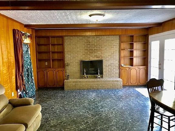 4th image of 306 Seymour Dr
