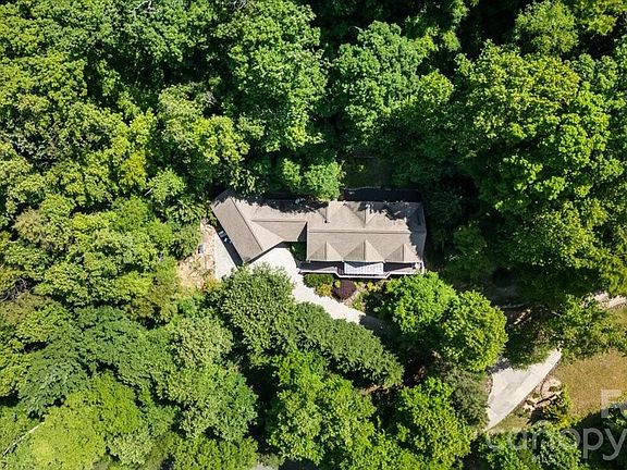 2nd image of 60 Hawks Pointe Ln