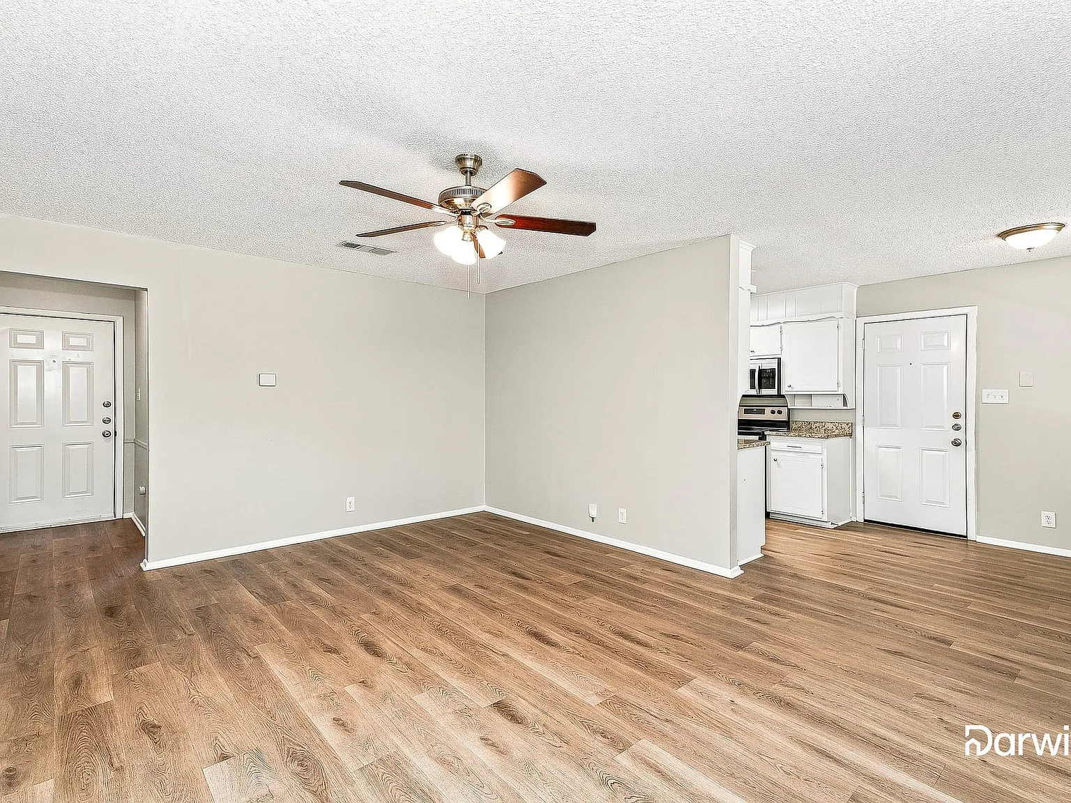 3 bed, 2.0 bath, 1223 sqft, $1,810 — Photo 4