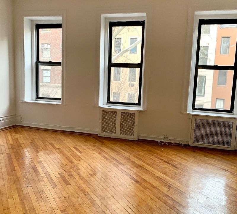 1st image of 122 E 61st St APT 3A