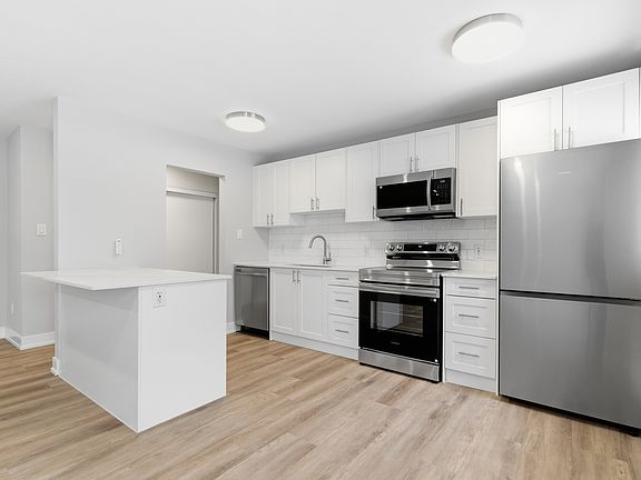 3rd image of 20 Weichel St