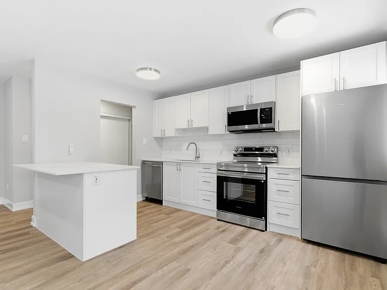 20 Weichel St — Photo 3