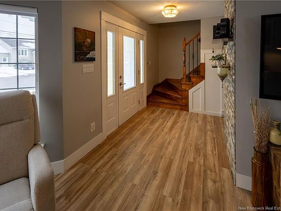 3rd image of 239 Rennick Rd