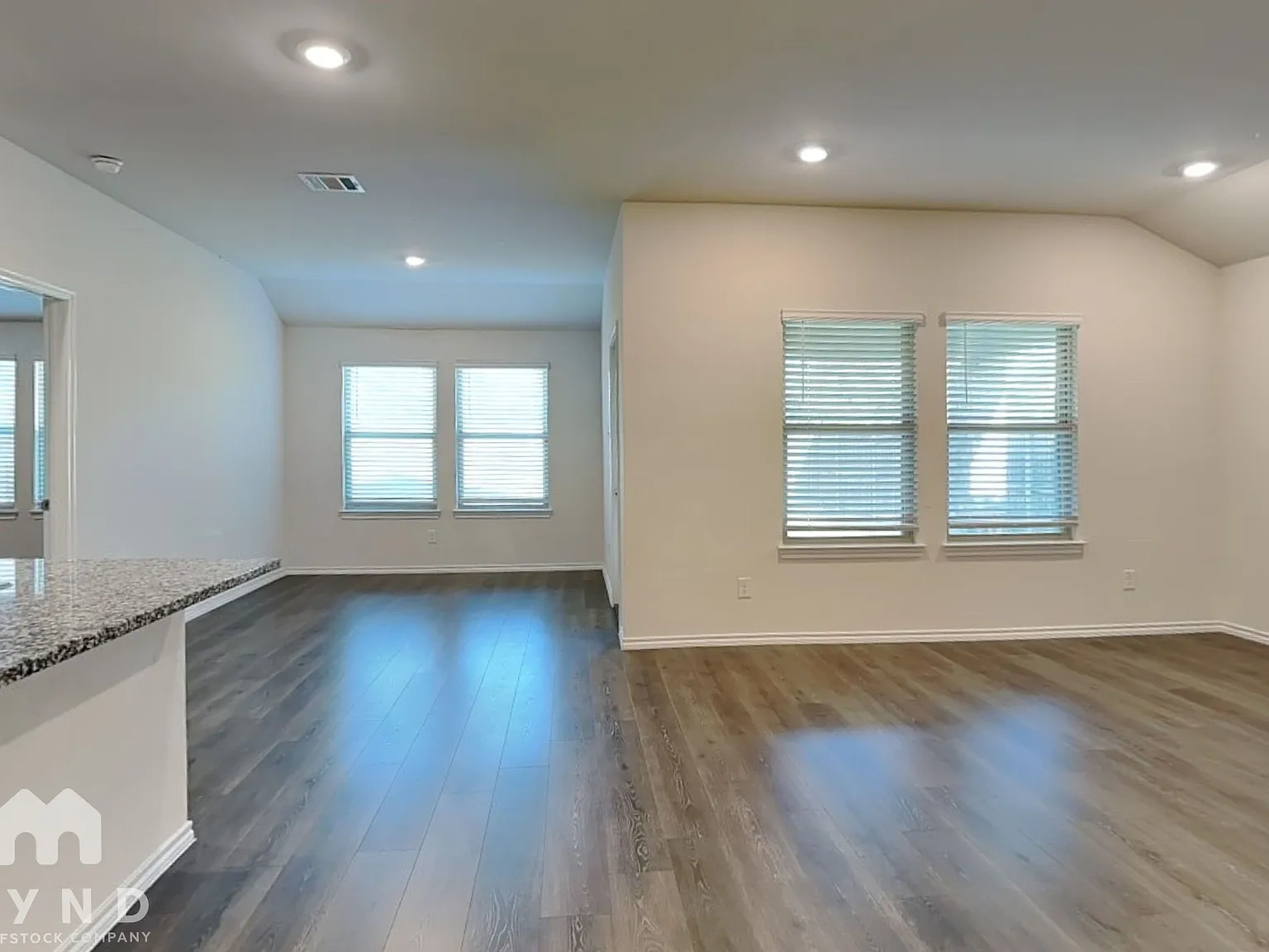 3 bed, 2.5 bath, 1825 sqft, $2,115 — Photo 2