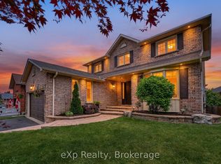 43 Forest Heights St, Whitby, ON L1R 1T7