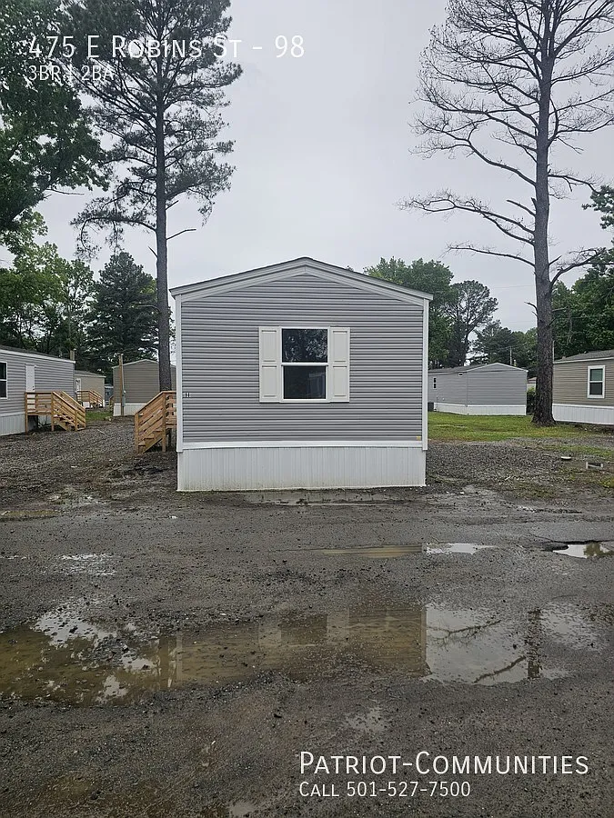 Building Photo - 475 E Robins St #98