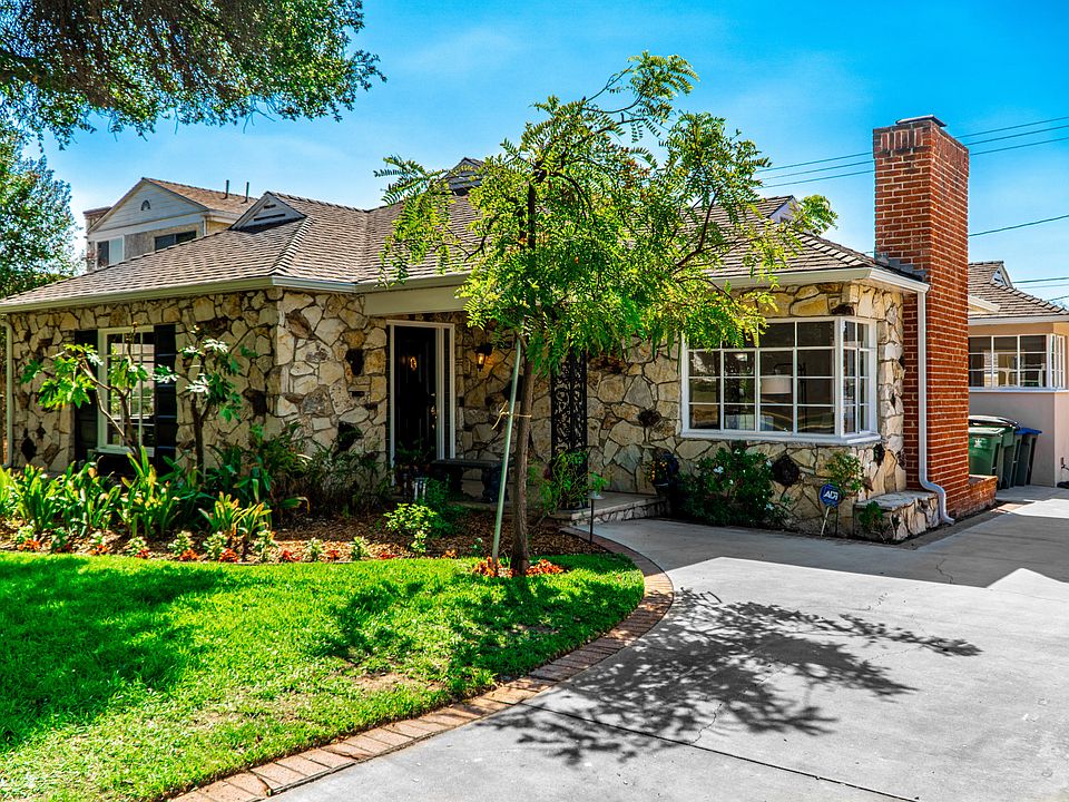1st image of 2346 Las Lunas St