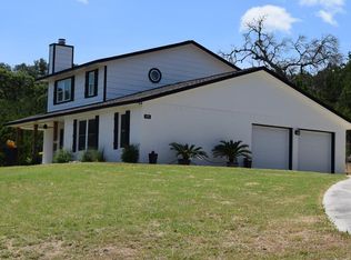 106 Hunters Pointe Dr W, Kerrville, TX 78028