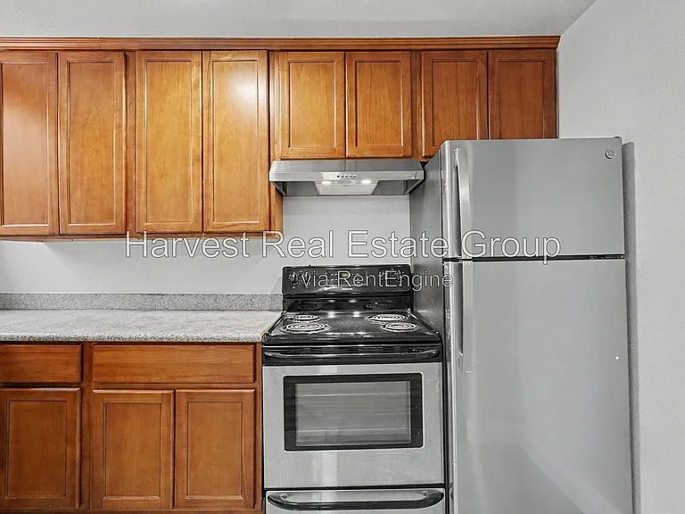 Peralta St — Photo 5
