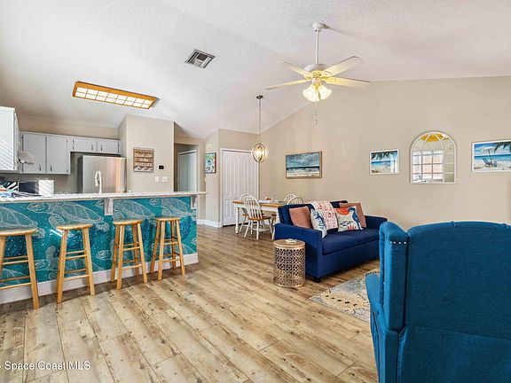 4th image of 7209 Orange Ave