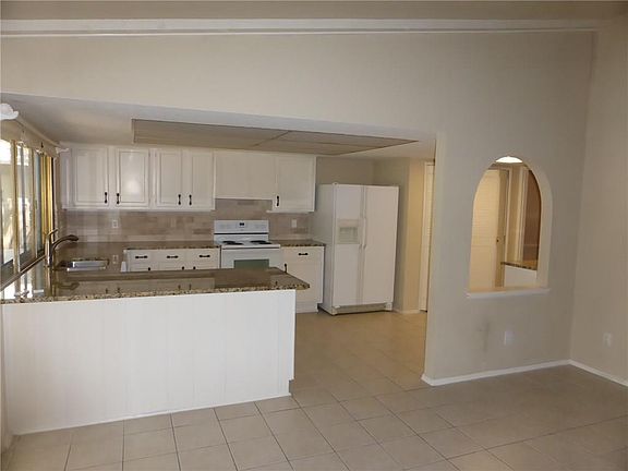 3rd image of 1105 Windy Meadow Dr