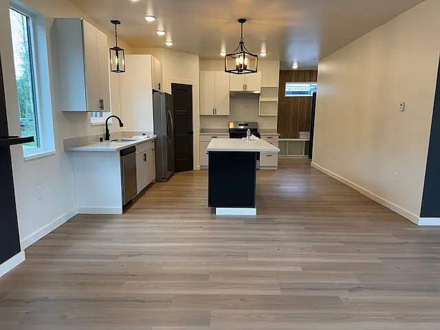1881 W Lake Lucille Dr #1 — Photo 5