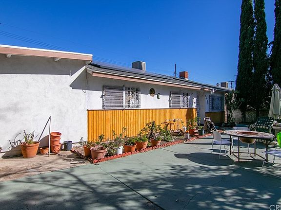 2nd image of 11758 Glenoaks Blvd