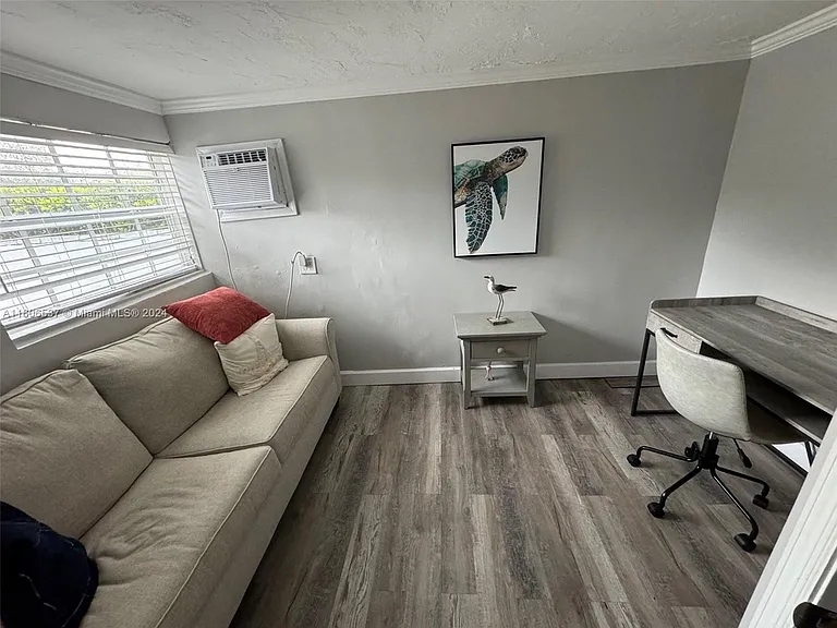 57 NE 24th St #61-A — Photo 4