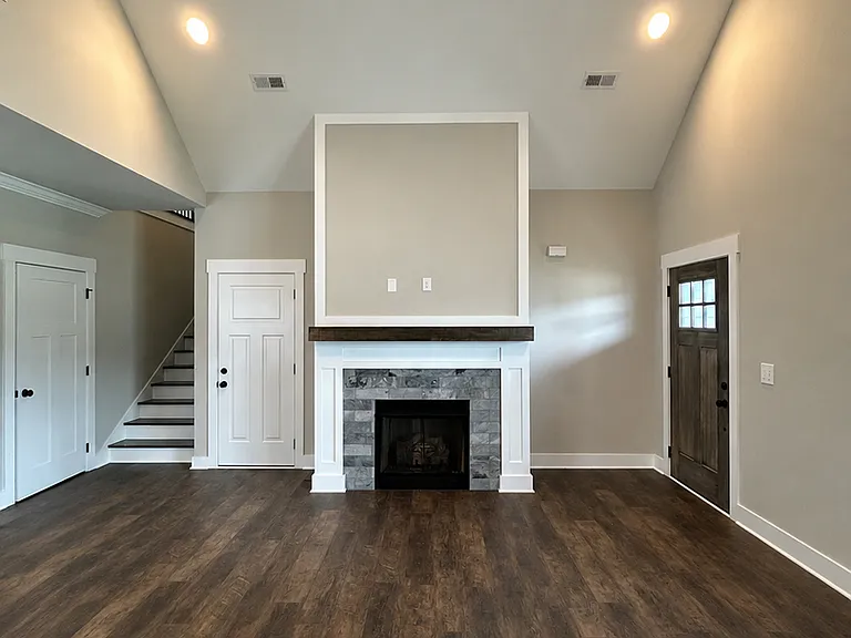 555 Willow Grove Ct — Photo 2