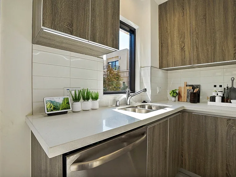 Residences at Village Walk — Photo 13