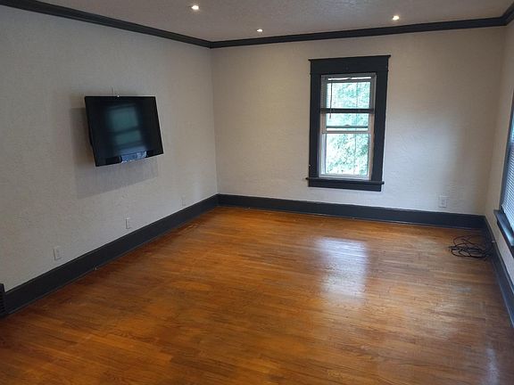 5th image of 10 Budlong St #Up