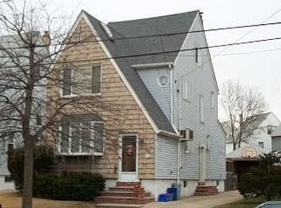 53 Munro Blvd, Valley Stream, NY 11581