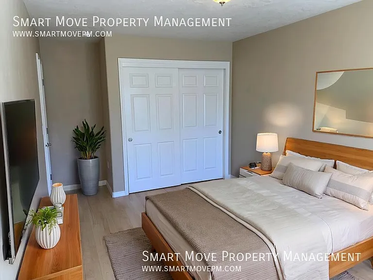 377 W Hale St — Photo 27