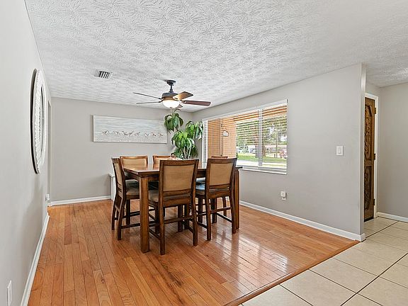 4th image of 1819 Oak Grove Cir