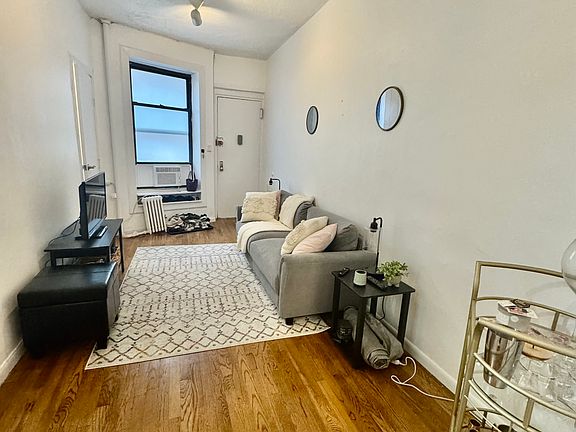 3rd image of 338 E 65th St APT 3