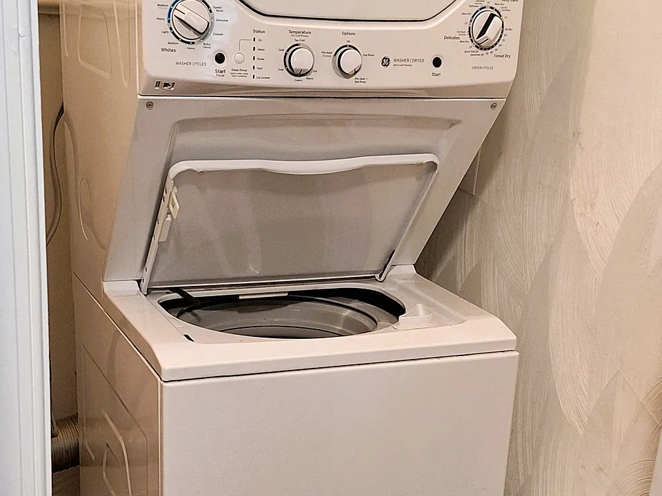 Washer / Dryer Included