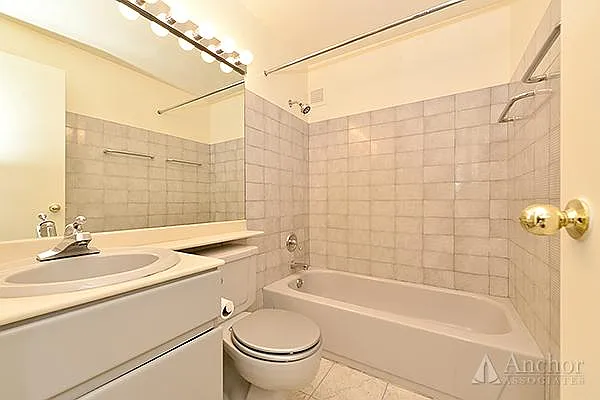 Rented by Anchor Associates | media 20