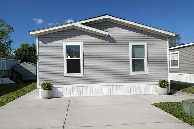 1st image of 215 Barrow St #607