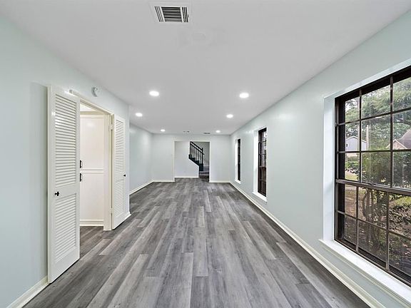 5th image of 4611 El Salvador Dr