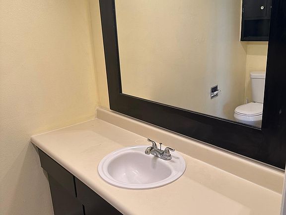 5th image of 495 E Twin Palms Dr #4