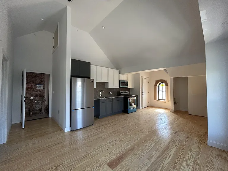205 Summer St — Photo 22