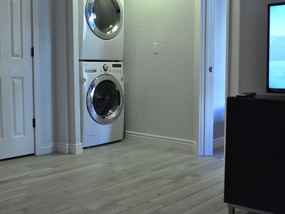 5th image of 3301 E Earll Dr Unit 118