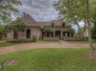 1050 Waters Edge Cir, Shreveport, LA 71106