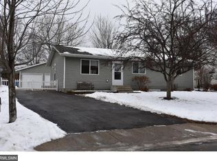 881 Pearl View Dr, Sauk Rapids, MN 56379