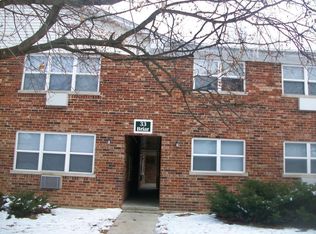 33 Briar St APT 4, Glen Ellyn, IL 60137