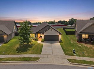 213 Shubert Dr, Hazel Green, AL 35750