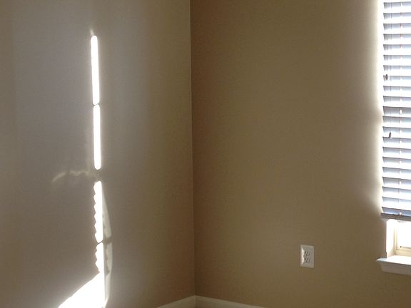 4th image of 8051 Crescent Park Dr