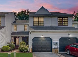 37 Chestnut Way, Manalapan, NJ 07726