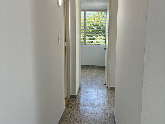 2nd image of 4 Jardines Ave