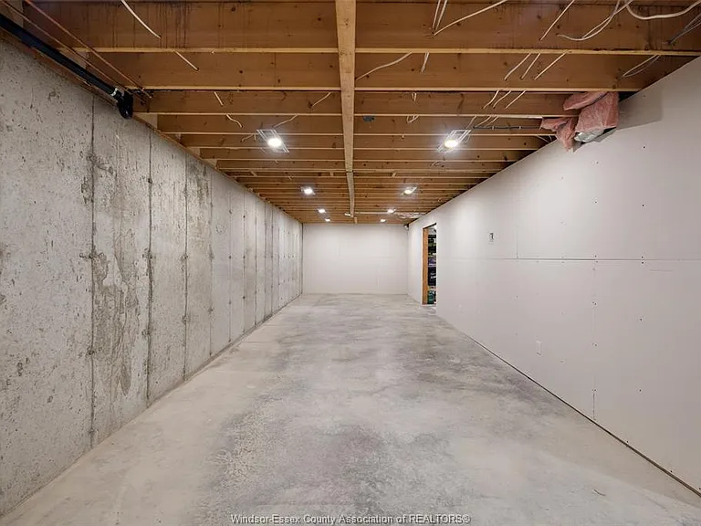 19 Malibu Dr — Photo 30