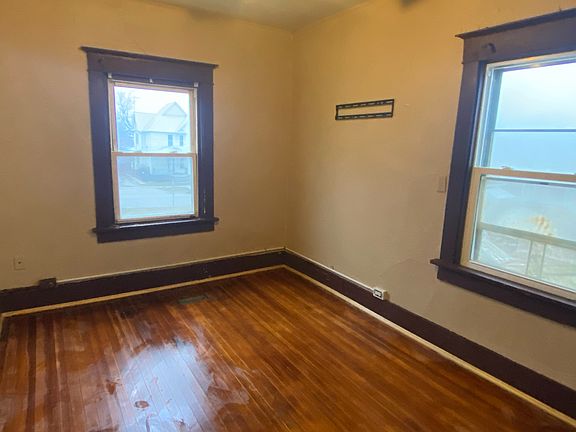 4th image of 313 S 3rd St #4