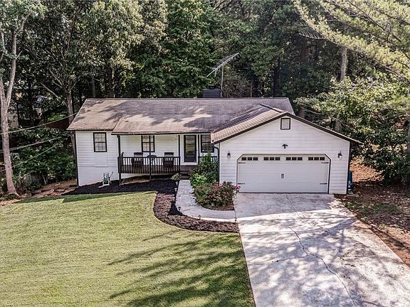 2nd image of 2710 Herron Cir