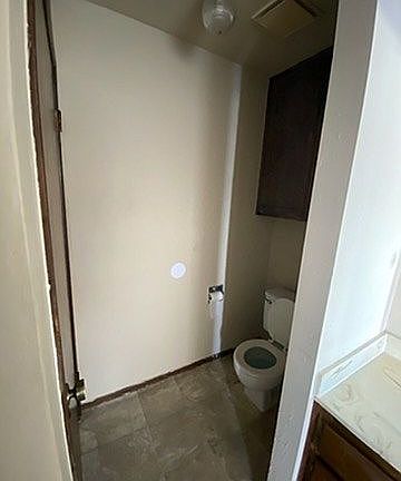 2nd image of 812 42nd Pl