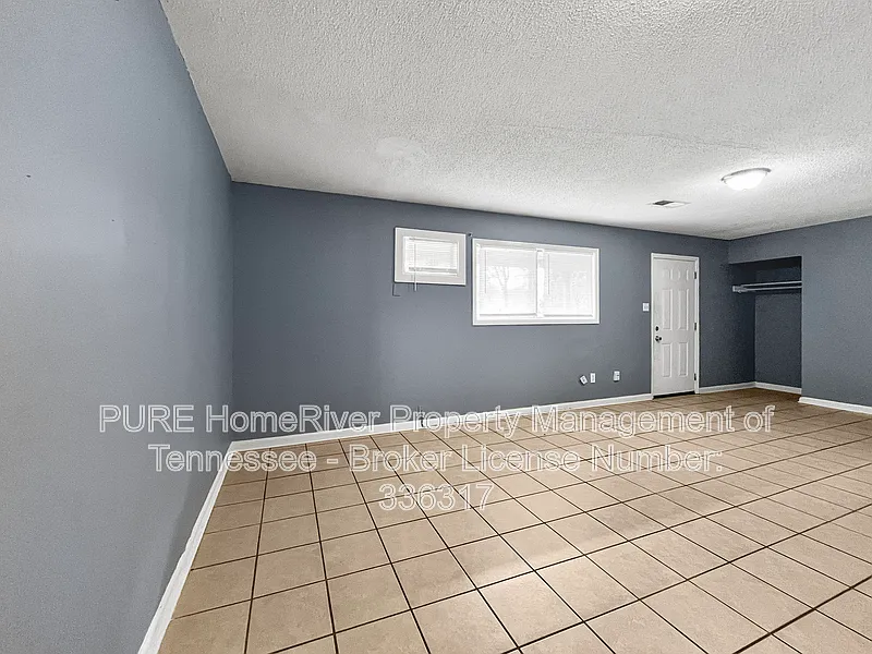 4 bed, 2.0 bath, 1074 sqft, $1,075 — Photo 2