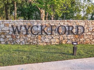 7407 E College St, Broken Arrow, OK 74014